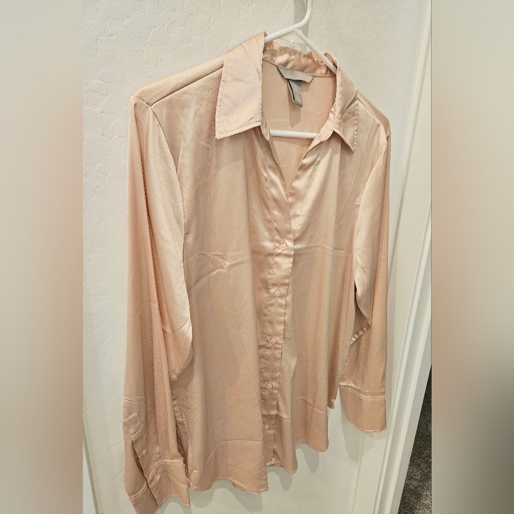 H&M Womens Dress Shirt, Size Medium